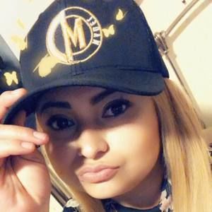 Meet your Posher, Ana